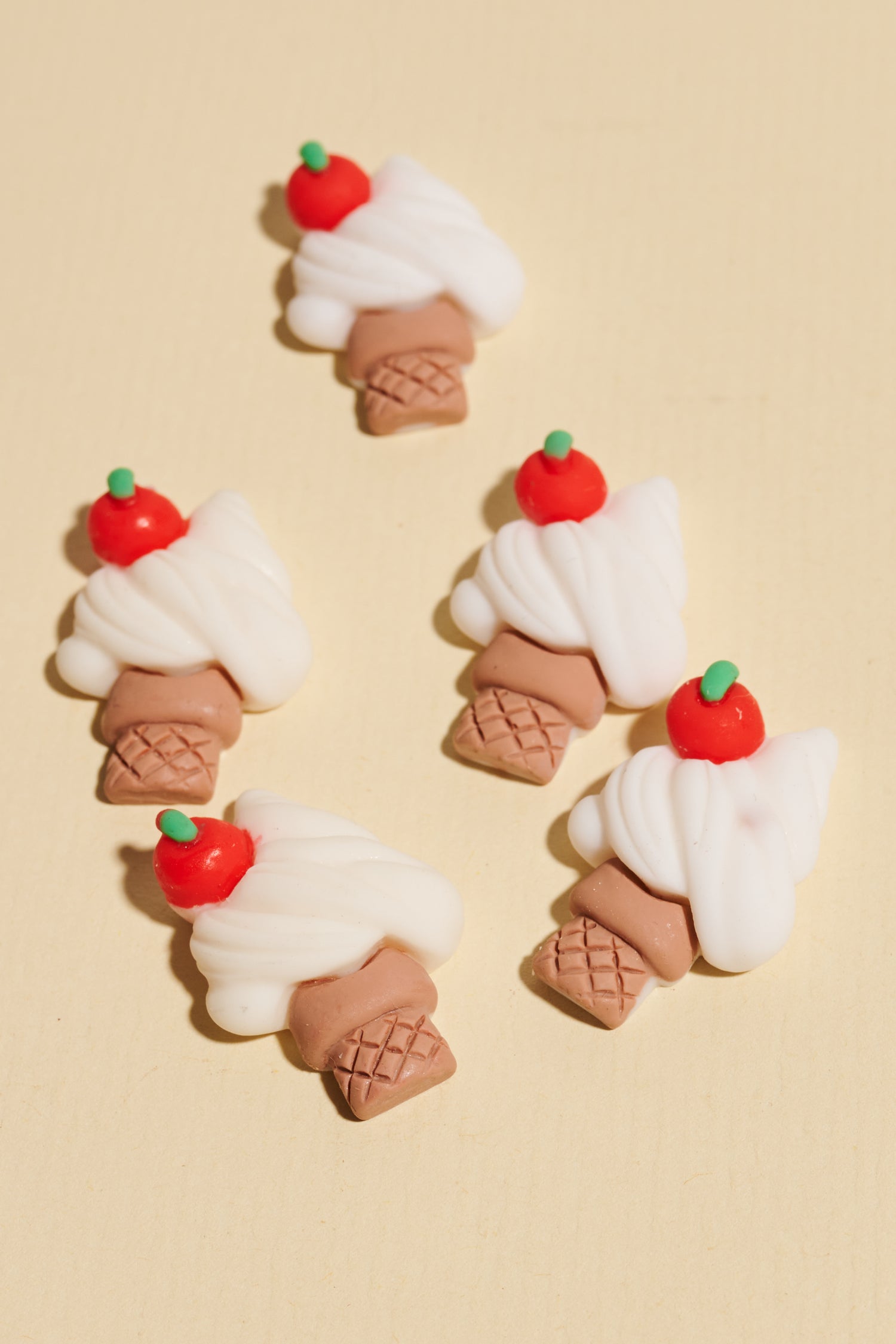 Magic Braids Charms - Shufizoo - White american Ice Cream with a Cherry